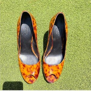 Stunning vintage and rare AUTHENTIC Gucci Tortoiseshell Heels